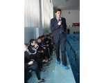Александр Попов проводит мастер-класс для ртищевских пловцов.