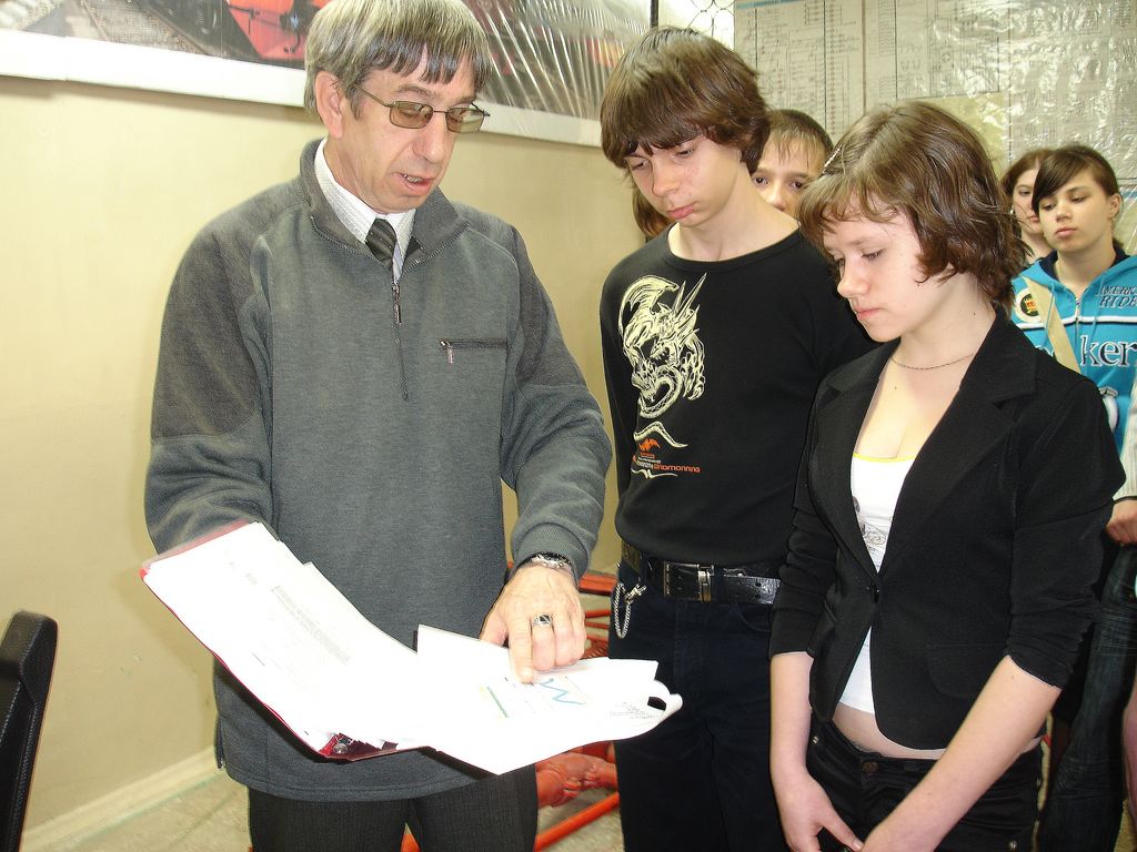 12 апреля 2008 г. День открытых дверей в РТЖТ. Первая встреча с преподавателем Пинюгиным В.К.