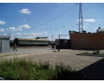 Было предложение установить памятник рядом с вокзалом напротив ПТО. Тесновато... Длина паровоза с тендером 24 метра.
